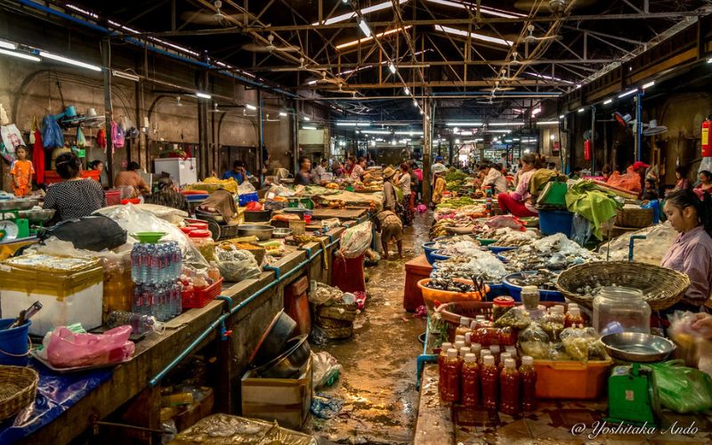 le-march&eacute;-phsar-chas