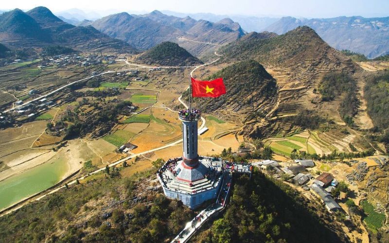 tour-du-drapeau-lung-cu